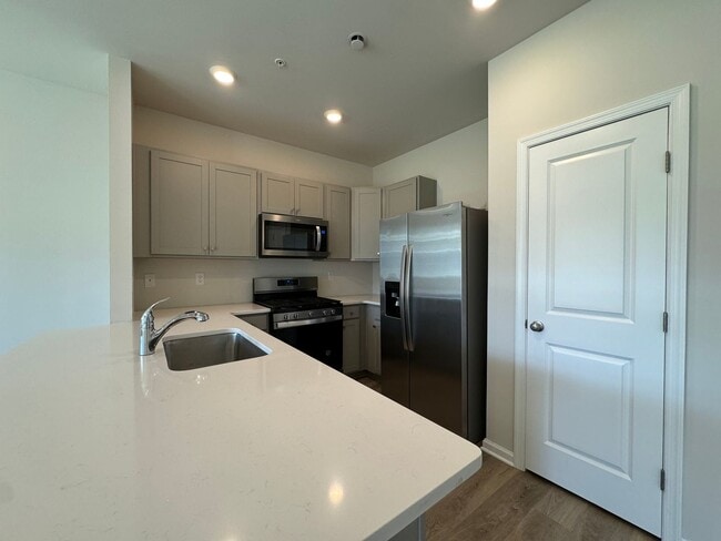 Building Photo - PARKLAND SCHOOLS- NEW CONSTRUCTION 3 BDRM ...