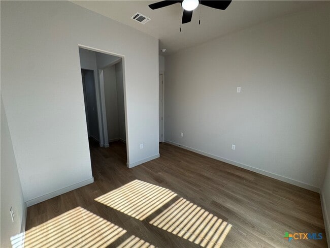 Building Photo - 318 Warehouse Rd