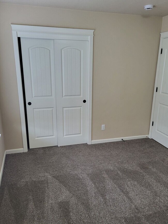 Building Photo - COLTON3607-3617