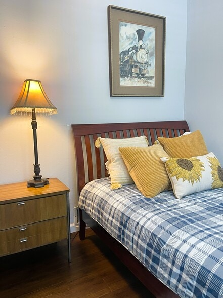 Building Photo - 4495 Caminito Cuarzo