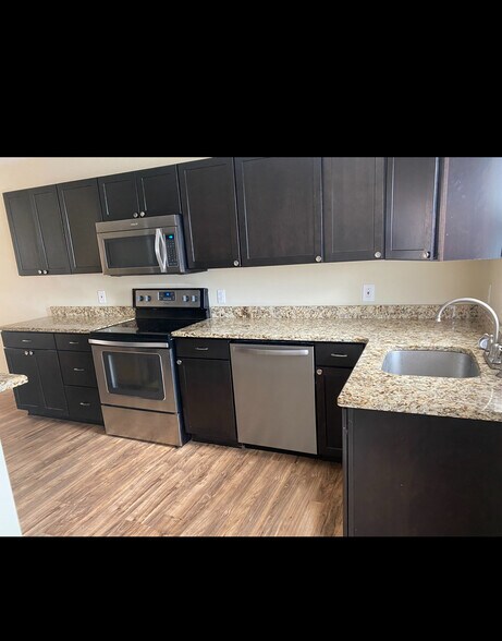 Building Photo - 3951 Clement Way