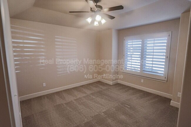 Building Photo - 9604 Justice Ave