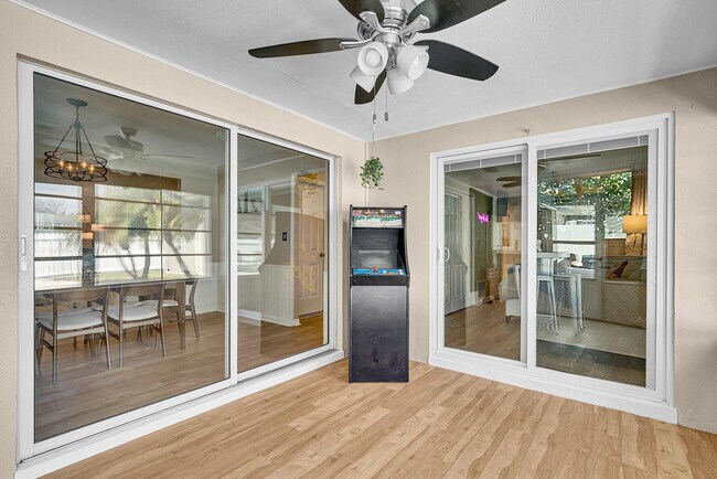 Building Photo - 897 Imperial Dr