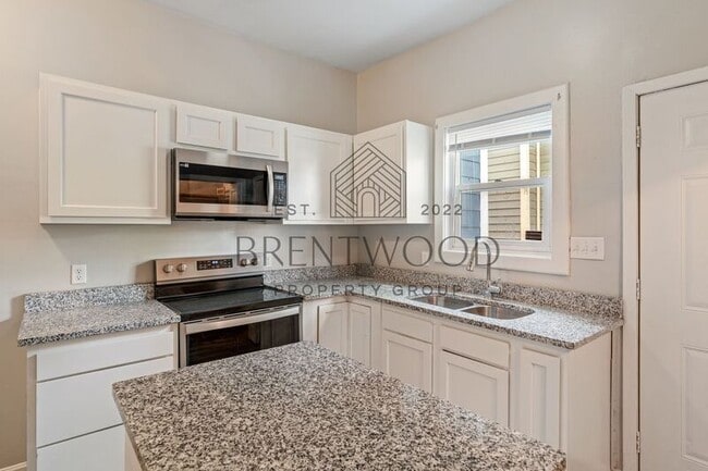 Building Photo - 147 E 30th St