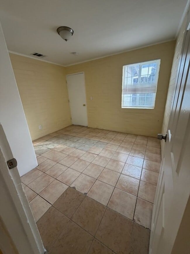 Building Photo - 2 Bedroom, 1 Bath Duplex for Rent In Ceres