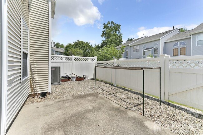 Building Photo - 102 Berkshire Dr