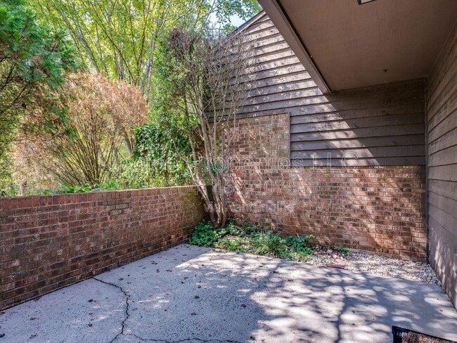 Building Photo - 3526 Colony Crossing Dr