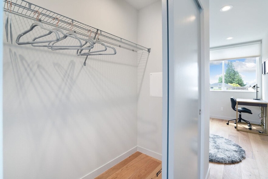 Building Photo - 4424 Burke Ave N