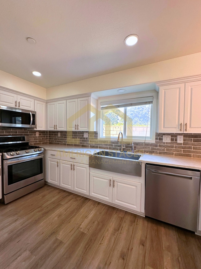 Building Photo - 1441 Crown Cir