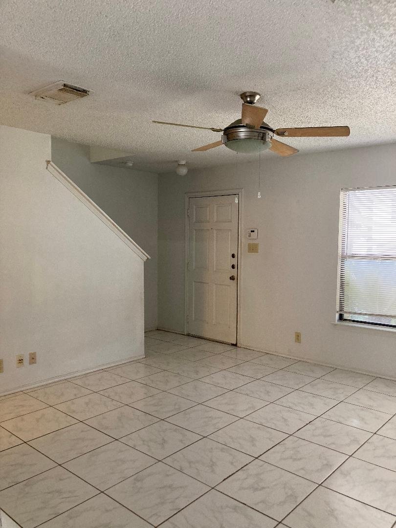 Building Photo - 9307 Mountain Field Dr