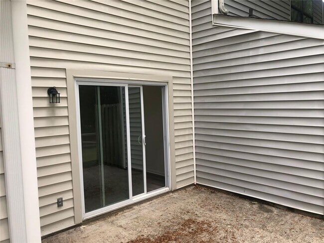 Building Photo - 1448 Springleaf Cir SE