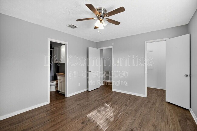 Building Photo - 7922 Coolgrove Dr