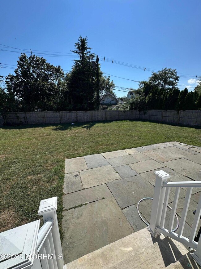 Building Photo - 10 Cambell Ct