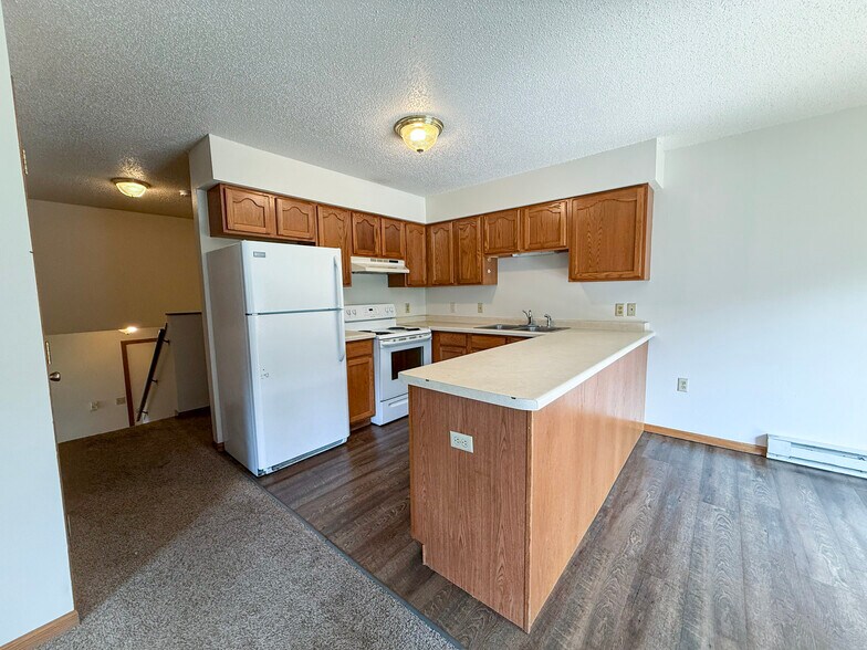 Building Photo - 2804 Edgewood Dr
