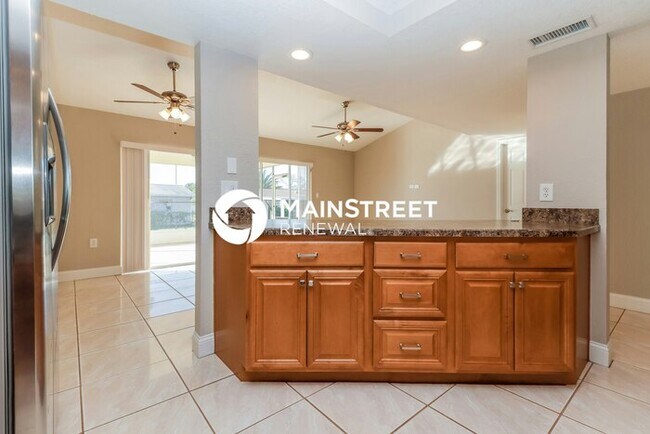 Building Photo - 3 Bedroom Pet-Friendly Home in Port Richey...