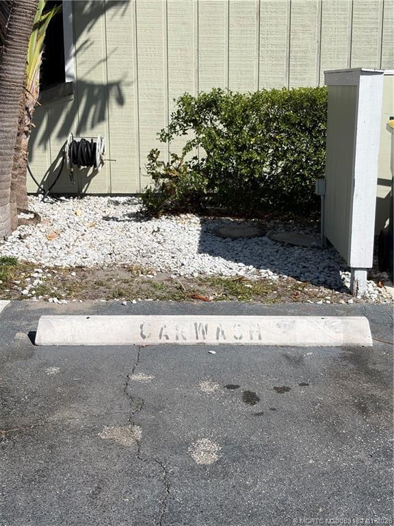 Building Photo - 800 NW Fork Rd