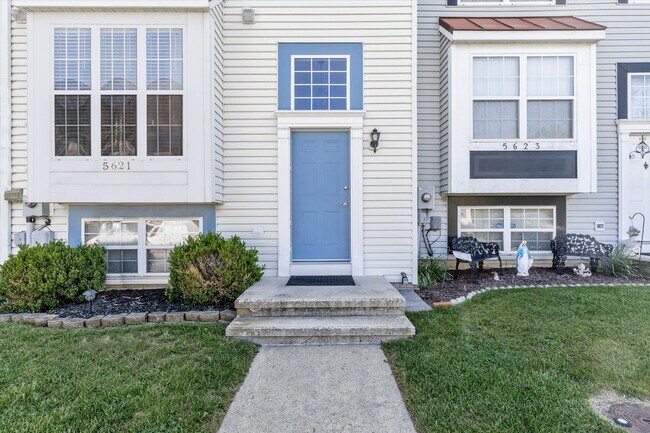 Building Photo - New Market West Rental