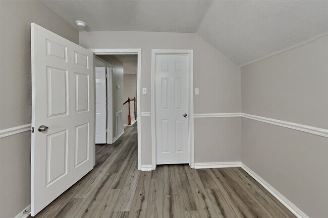 Building Photo - 2511 Pecan Grove Ct
