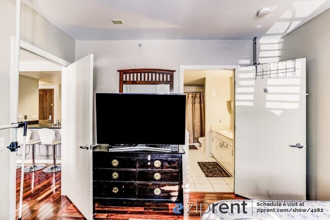 Building Photo - 451 Kansas St