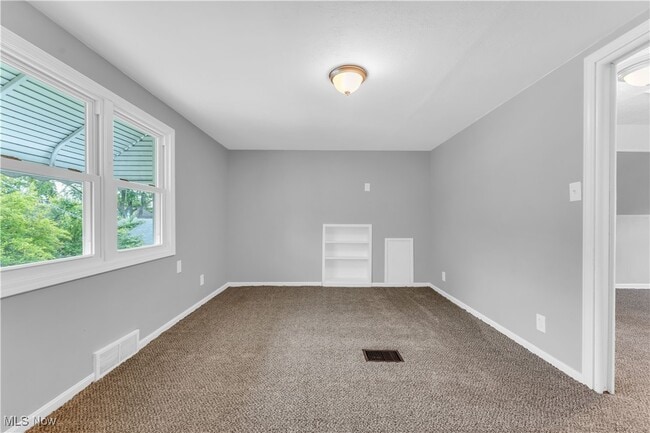 Building Photo - 22750 Tracy Ave