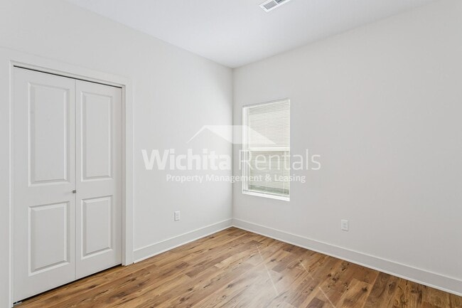 Building Photo - 12868-12868 W Wheatland Ct