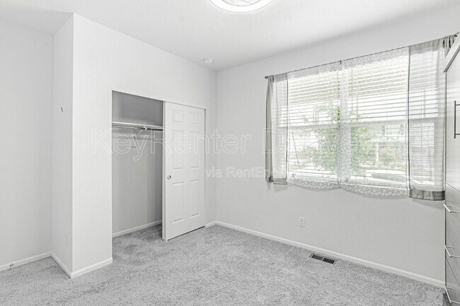 Building Photo - 6037 N Halifax Ct