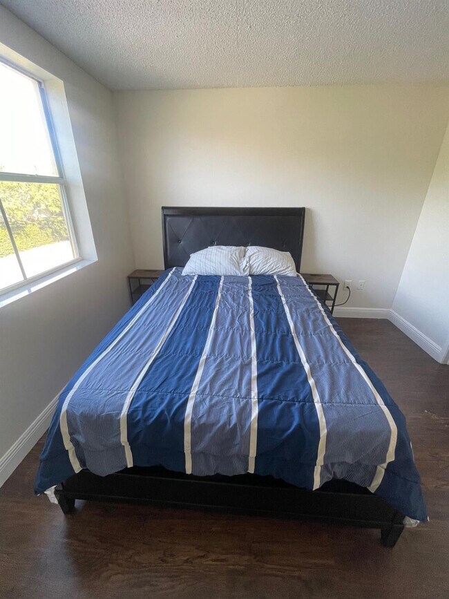 Building Photo - 3910 NW 90th Ave