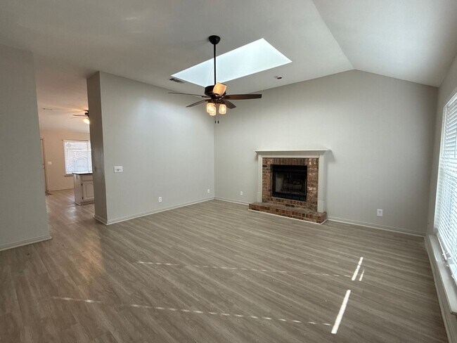 Building Photo - 3309 N 7th St