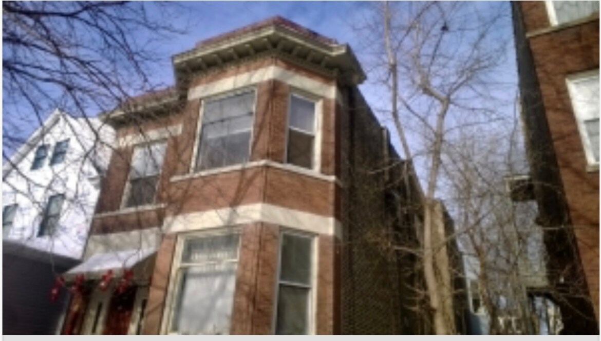 Building Photo - 1522 W Victoria St