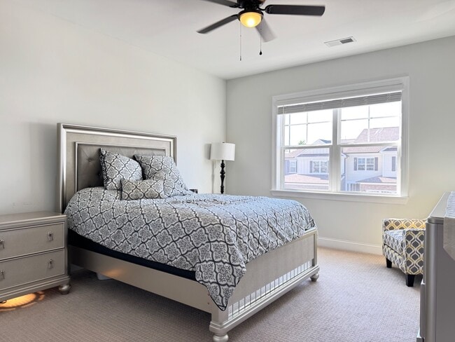 Building Photo - 4 Bedroom Luxury Townhome in Apex