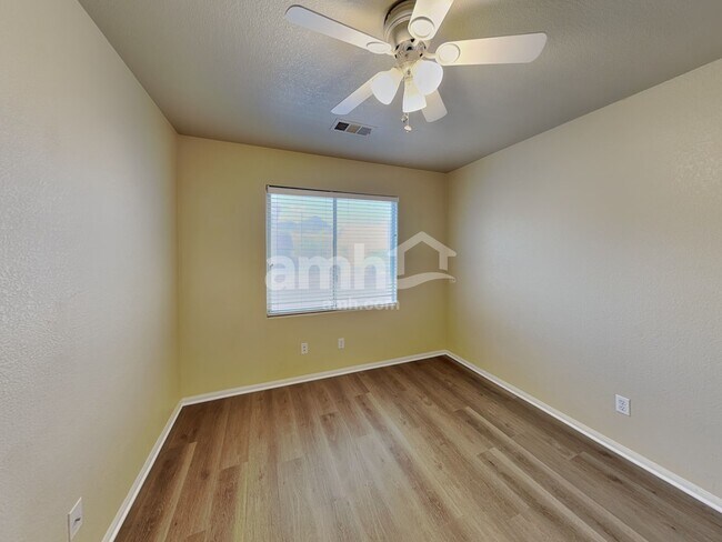 Building Photo - 1335 Milldale Ct