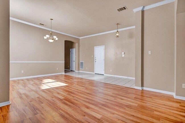 Building Photo - 1901 Dapplegrey Ln