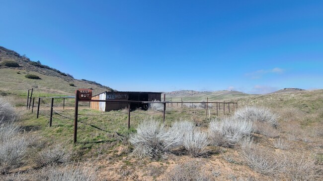 Building Photo - Secluded Off-Grid Vintage Home with FREE 2...