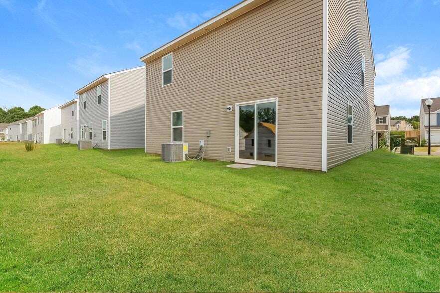 Building Photo - 2237 Southlea Dr