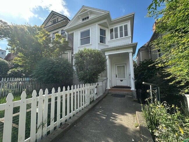 Building Photo - 519 Virginia St