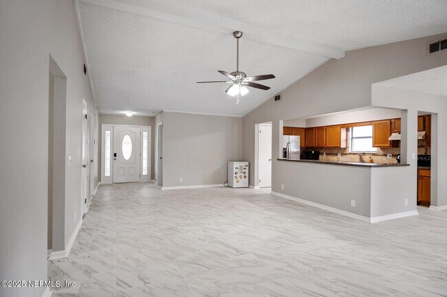 Building Photo - 7650 Cranberry Ln S