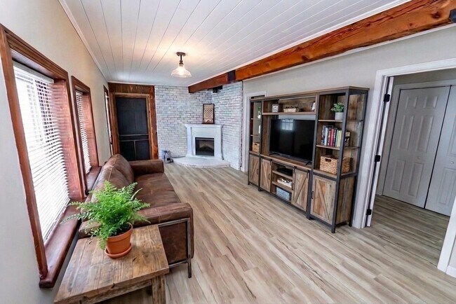 Building Photo - 339 Fremont Rd