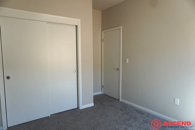 Building Photo - 5109 Cohiba Ct