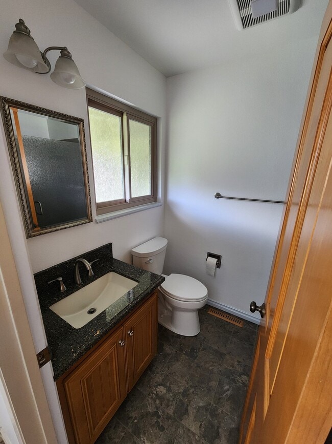 Building Photo - 1231 Padre Dr