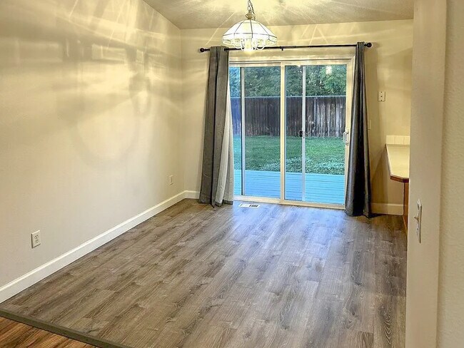 Building Photo - 1435 N Inez Pl