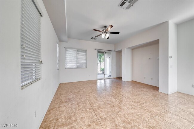 Building Photo - 6534 Ditmars St