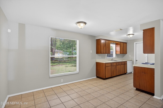 Building Photo - 1675 Mary Beth Dr