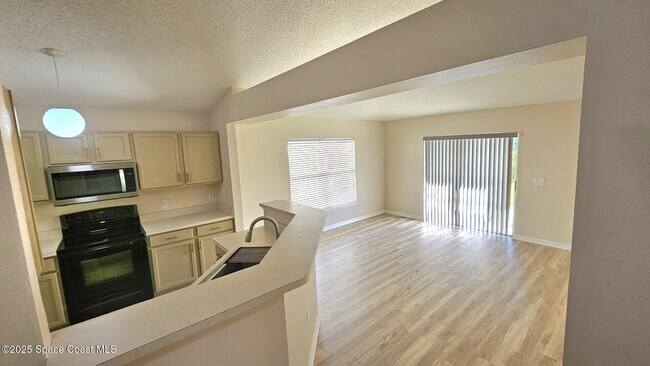 Building Photo - 869 Macon Dr