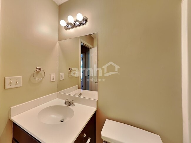 Building Photo - 2725 Freemans Walk Dr