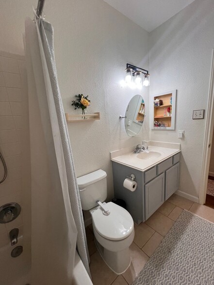Building Photo - 505 Preakness Pl