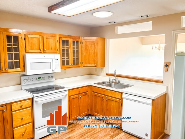 Building Photo - 243 Eastview Cir