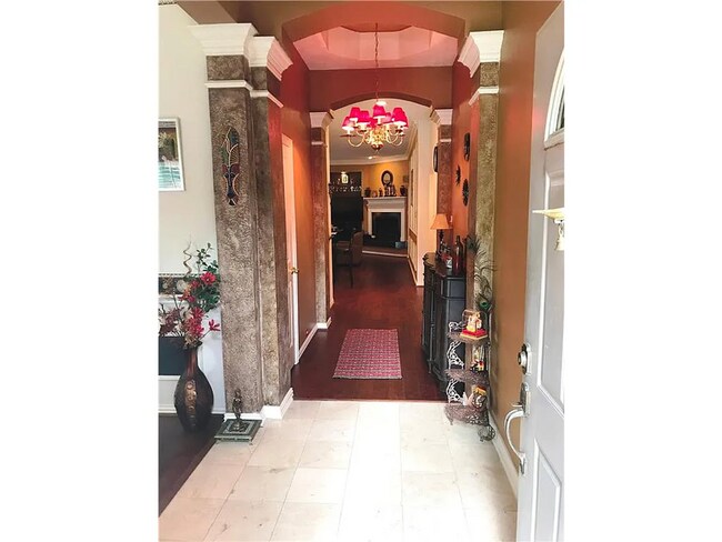 Building Photo - A charming 3-bedroom, 2-bath single-family home in Irving, Texas featuring spacious living areas,...