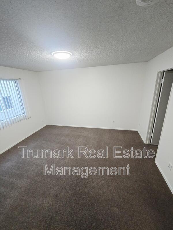 Building Photo - 553 E Orange Grove Ave