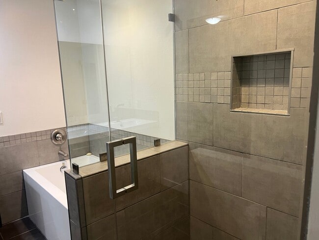 Building Photo - True Beauty! SOLAR