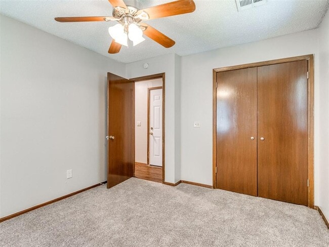 Building Photo - 821 Russell Cir